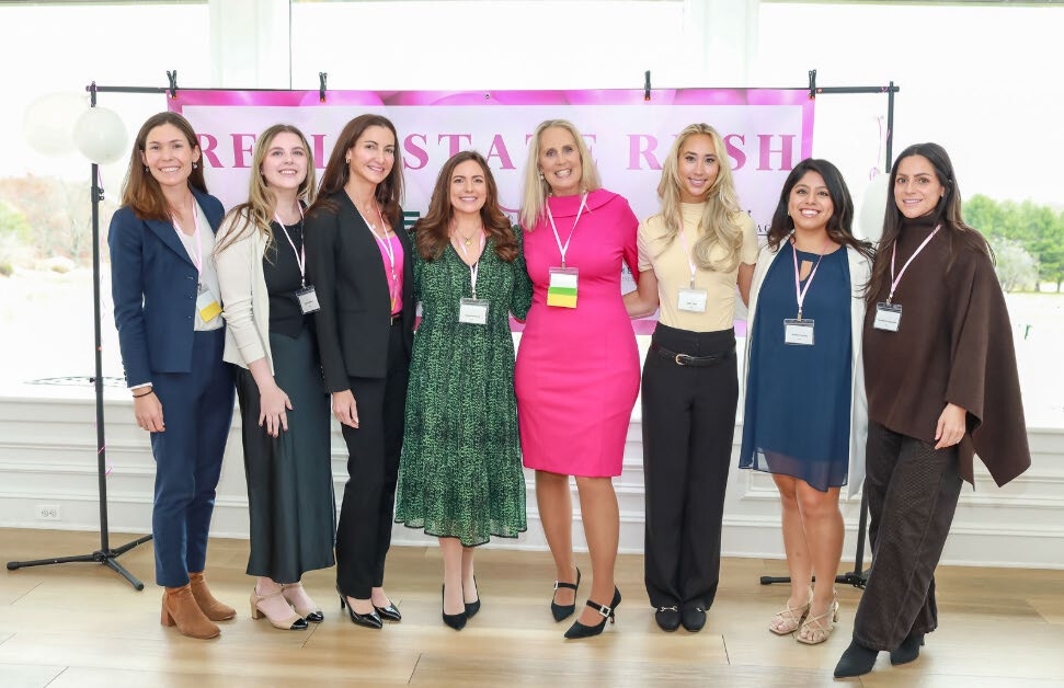 A group of Real Estate Rush attendees